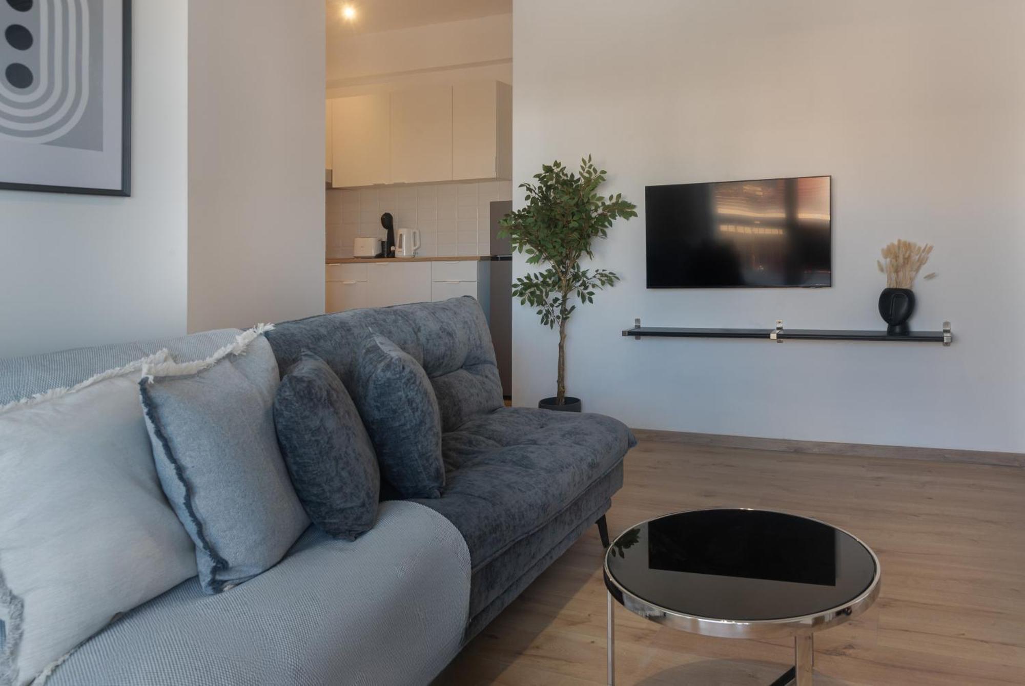 Phaedrus Living City Breeze Residences Finesse Larnaca Extérieur photo